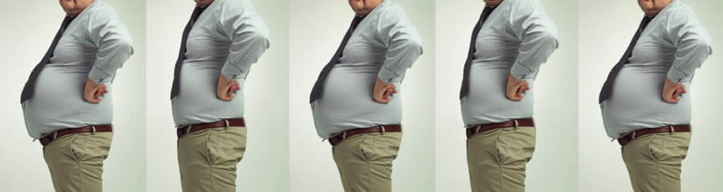 Photo prise en studio avant et après la perte de poids d'un homme d'affaires