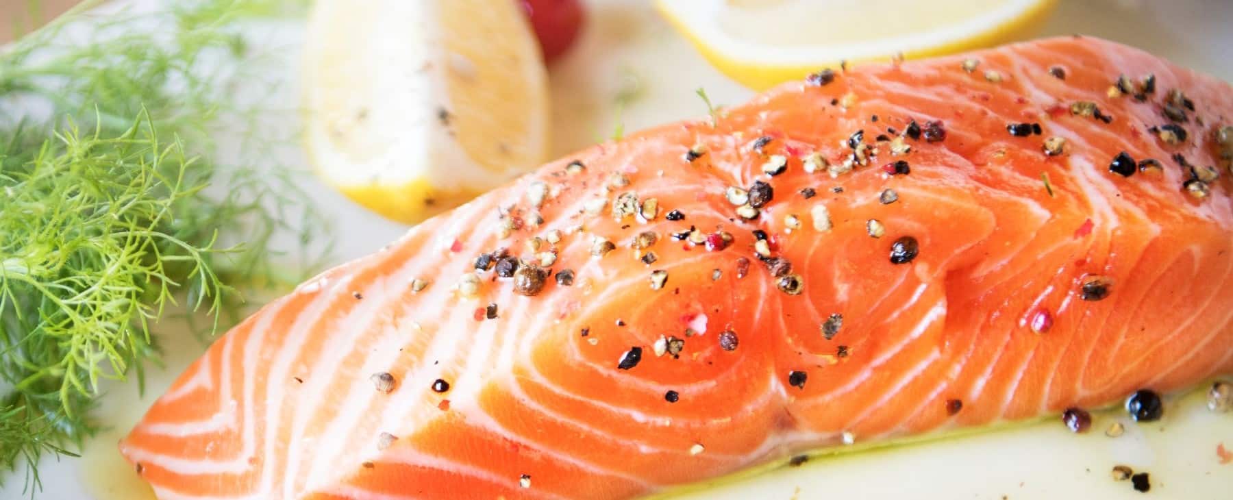 Saumon gravlax en gros plan